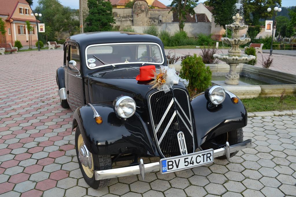 Vila Old Cars Cristian  Exteriör bild